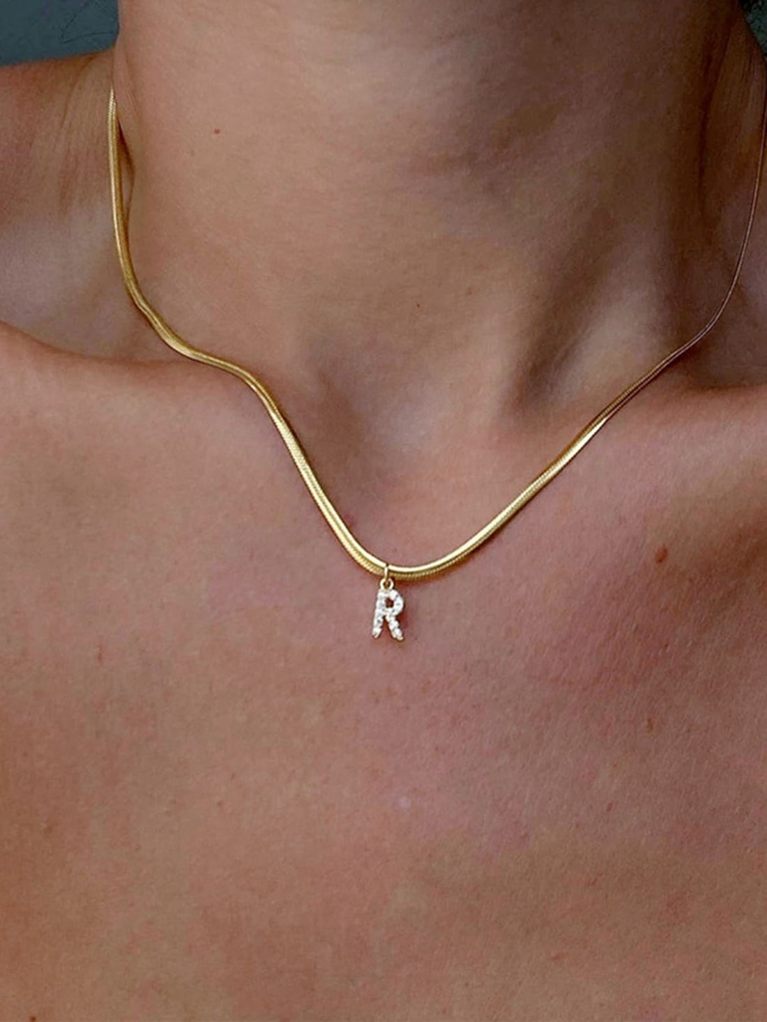 İtalyan Zincirli Taşlı Harf Kolye