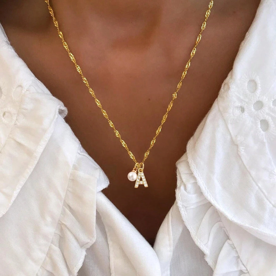 Singapur Zincirli İnci Taşlı Harf Kolye