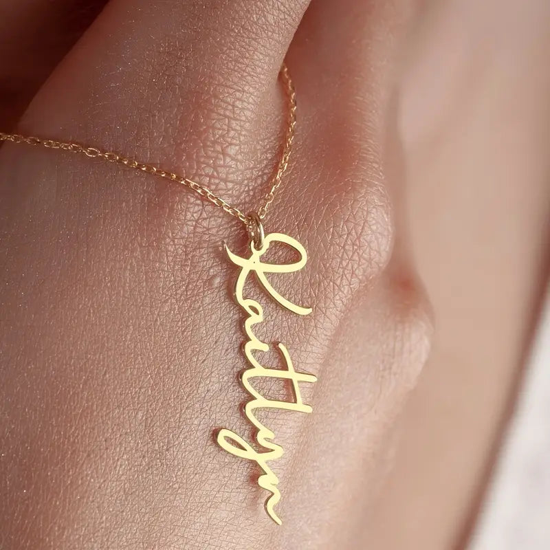 El Yazısı İsimli Dikey Kolye