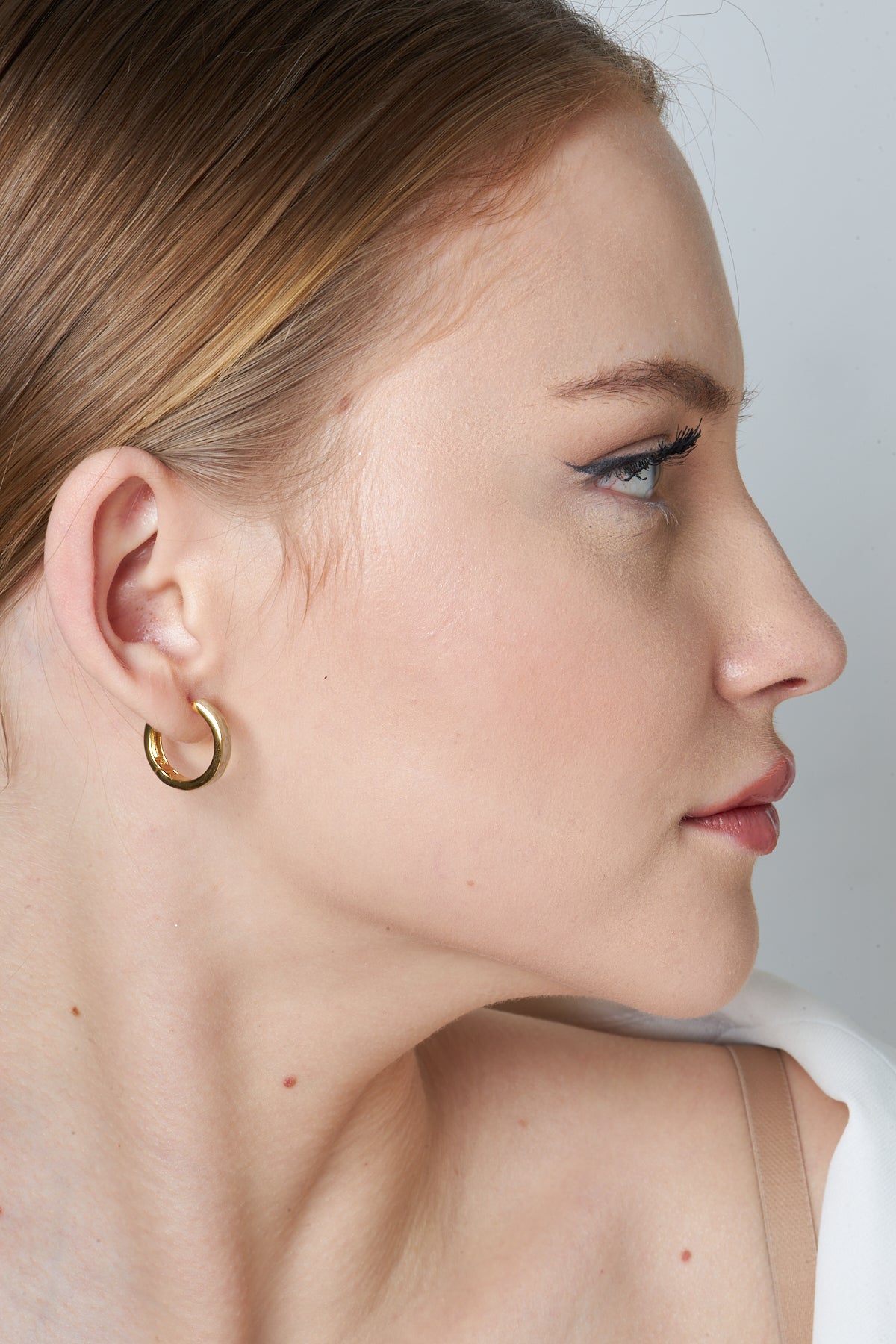 Çemberli Beyaz Halka Küpe - 925 GÜMÜŞ