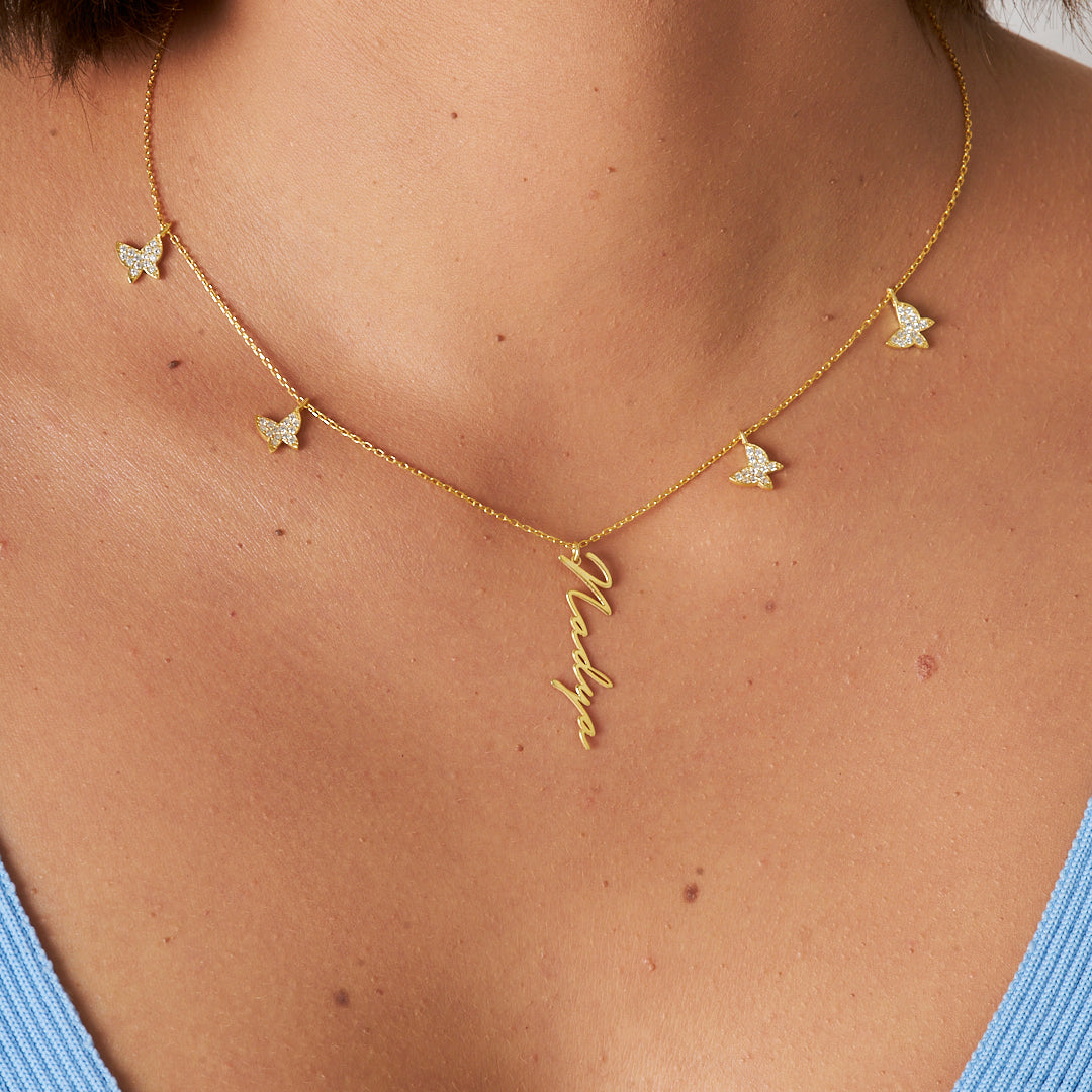 Kelebek Sıralı Dikey İsim Kolye - 925 GÜMÜŞ