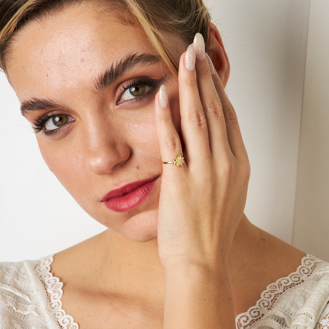 Papatya Taşlı Yüzük - 925 GÜMÜŞ