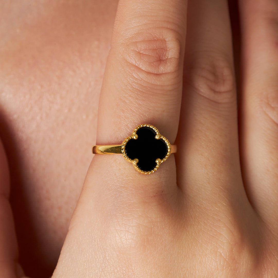 Siyah Taşlı Yonca Yüzük - 925 GÜMÜŞ