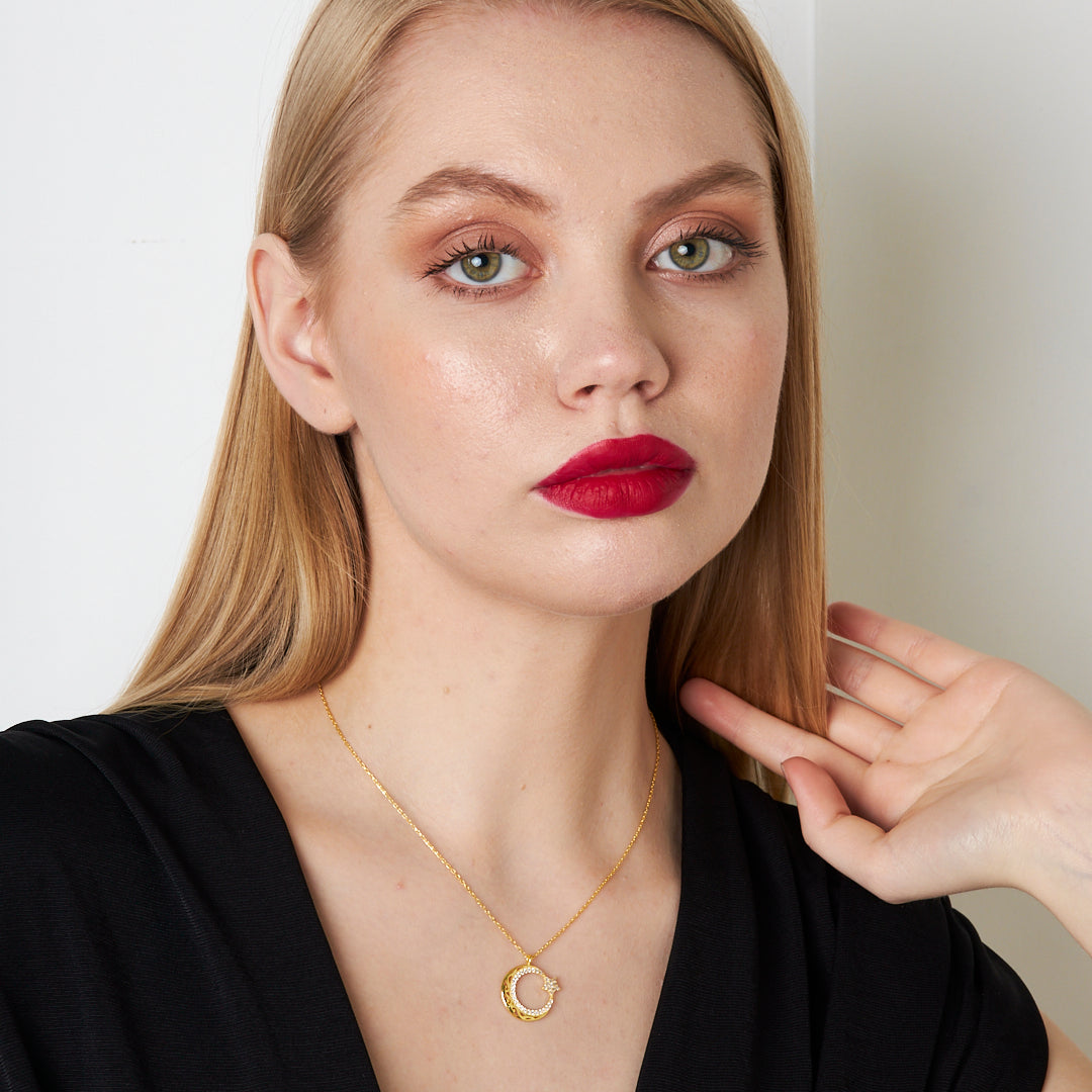 Desenli Yıldız Kolye - 925 GÜMÜŞ