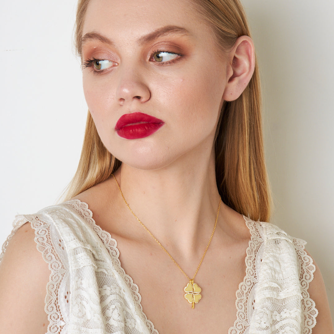 Kalpli Yonca Kolye - 925 GÜMÜŞ