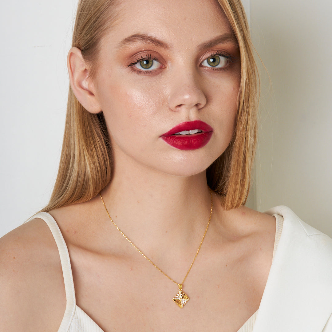 Kare Taş Kolye - 925 GÜMÜŞ