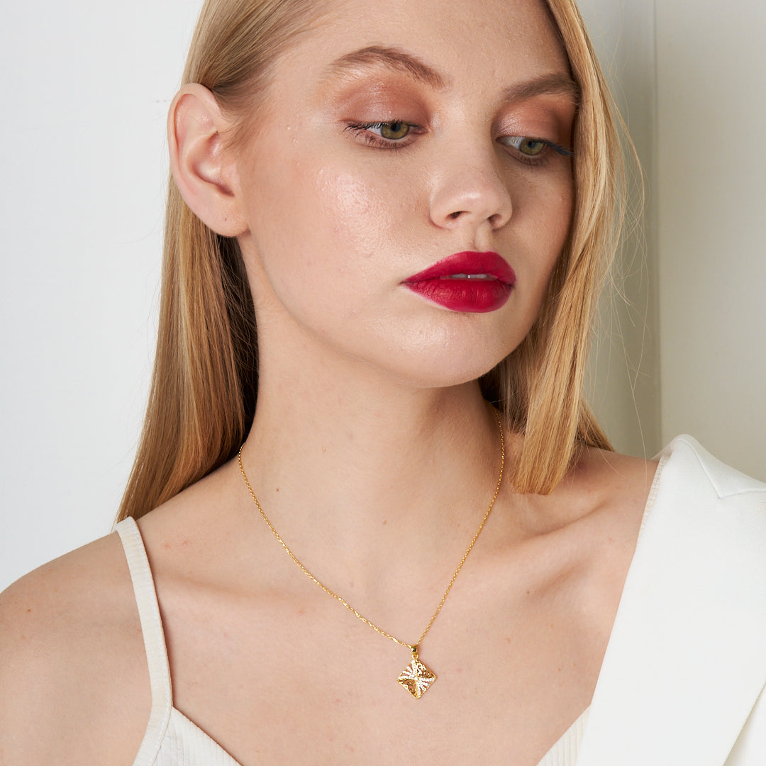 Kare Taş Kolye - 925 GÜMÜŞ