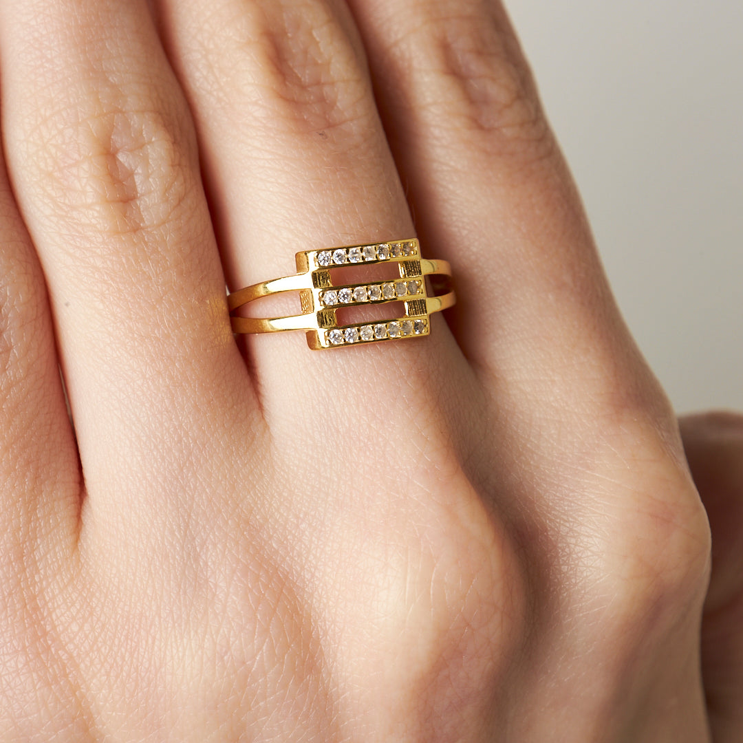 Sıra Taşlı Üçlü Nervürlü Yüzük - 925 GÜMÜŞ