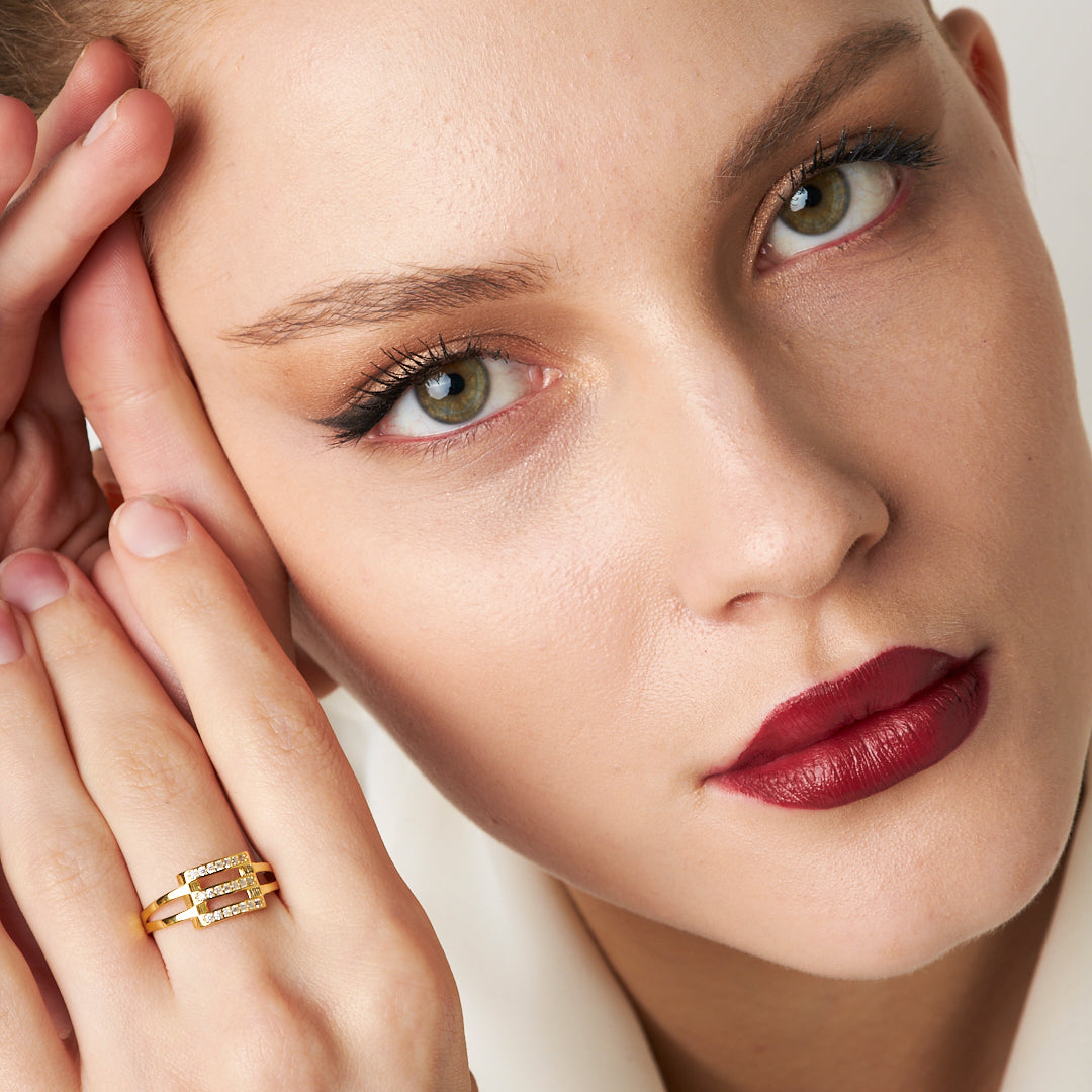 Sıra Taşlı Üçlü Nervürlü Yüzük - 925 GÜMÜŞ