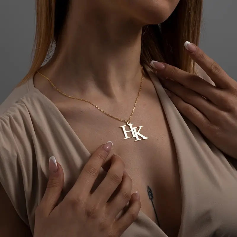 Yan Yana Büyük Harf Kolye