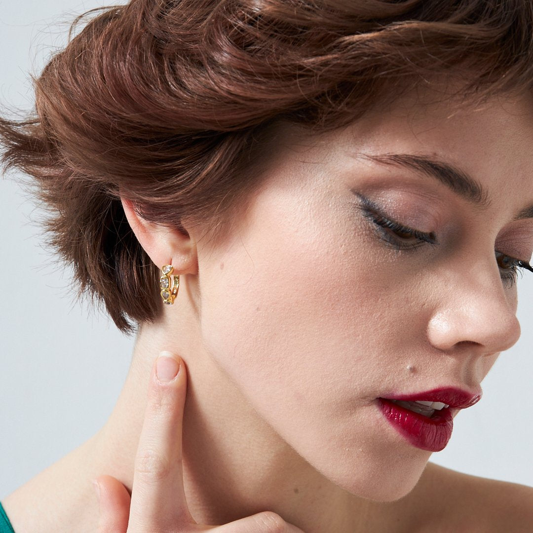 Taşlı Modern Küpeler - 925 GÜMÜŞ