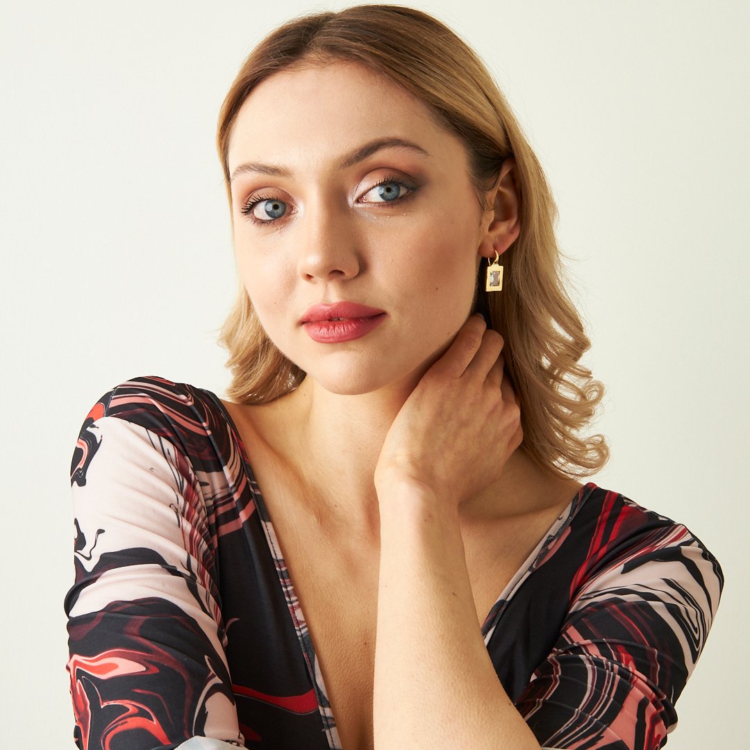 Kare Tek Taş Küpe - 925 GÜMÜŞ