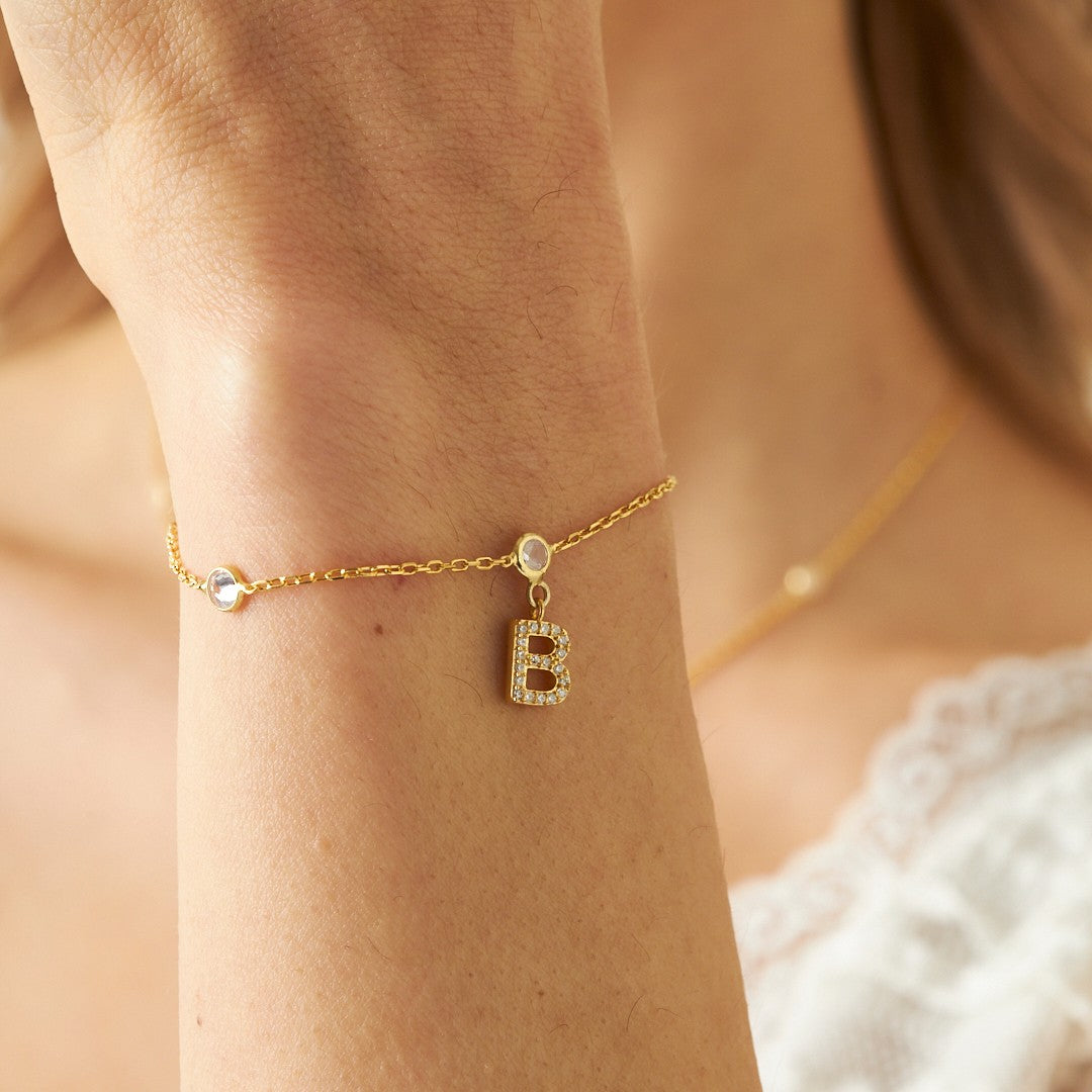 Harflerle Süslenmiş Parlak Taş Kolye - 925 GÜMÜŞ