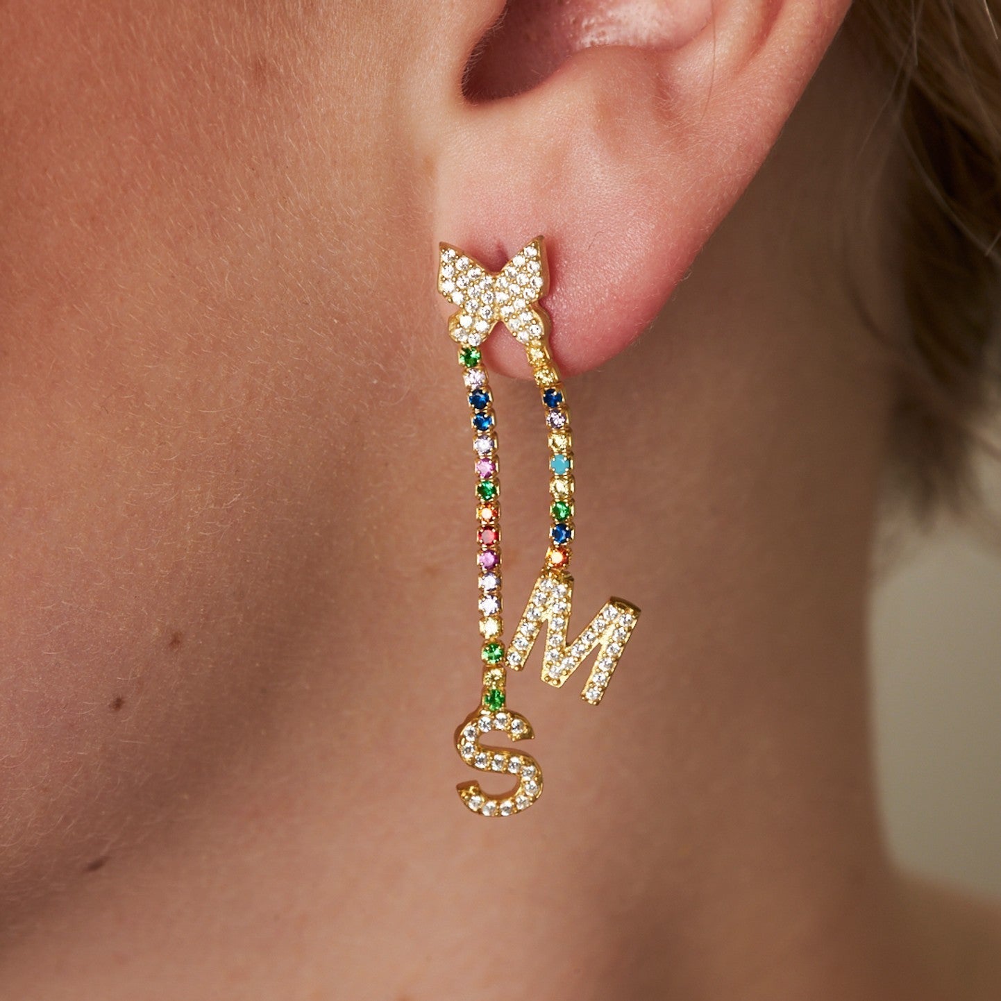 Kelebek Harfli Renkli Su Yolu Küpe - 925 GÜMÜŞ