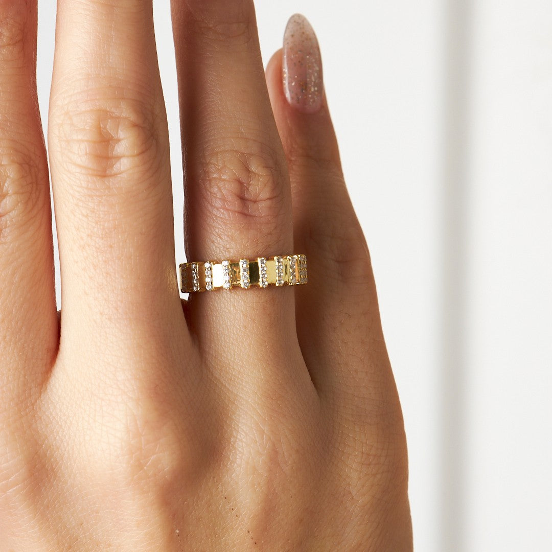 Taşlı Şık Yüzük - 925 GÜMÜŞ