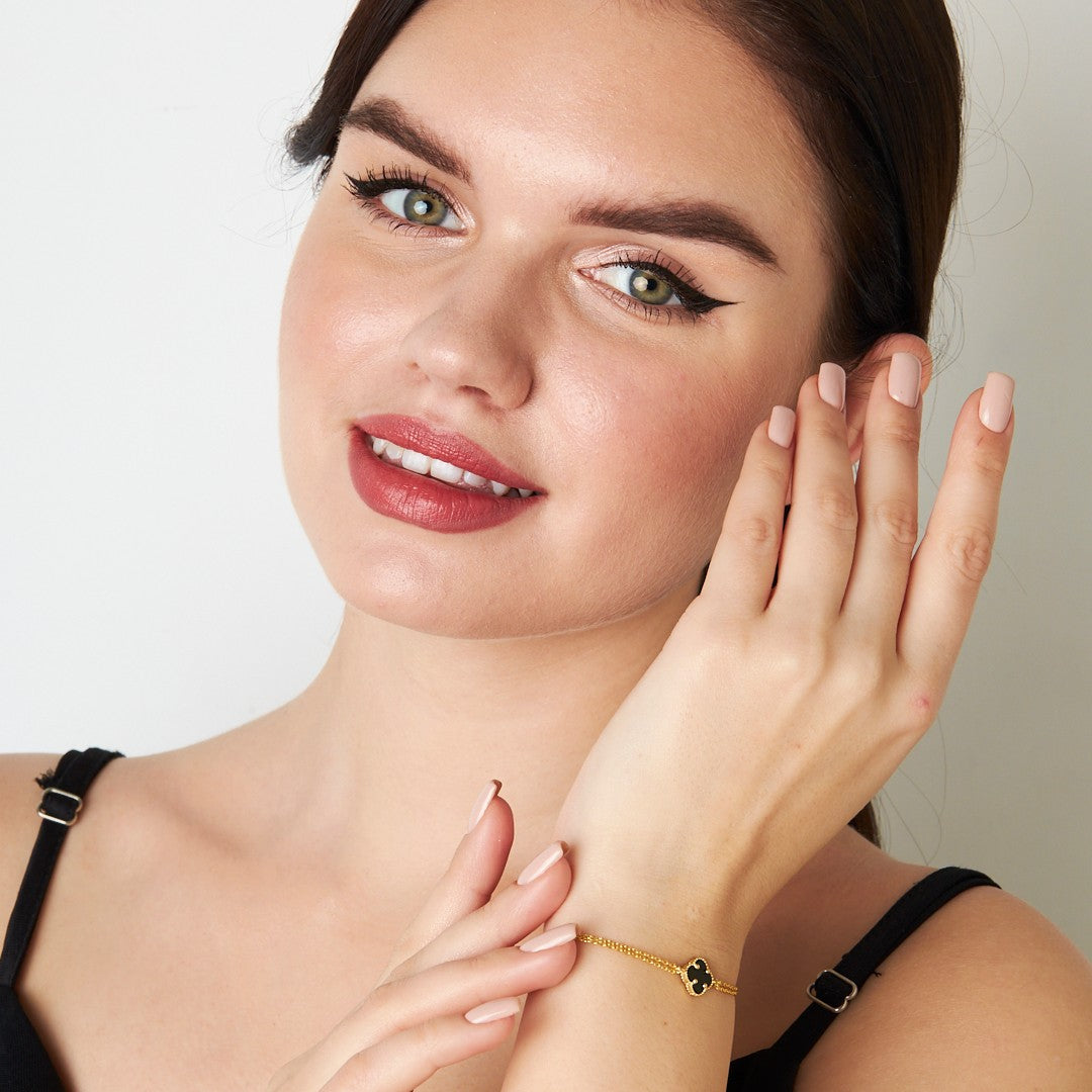 Siyah Taşlı Yonca Yaprağı Bileklik - 925 GÜMÜŞ