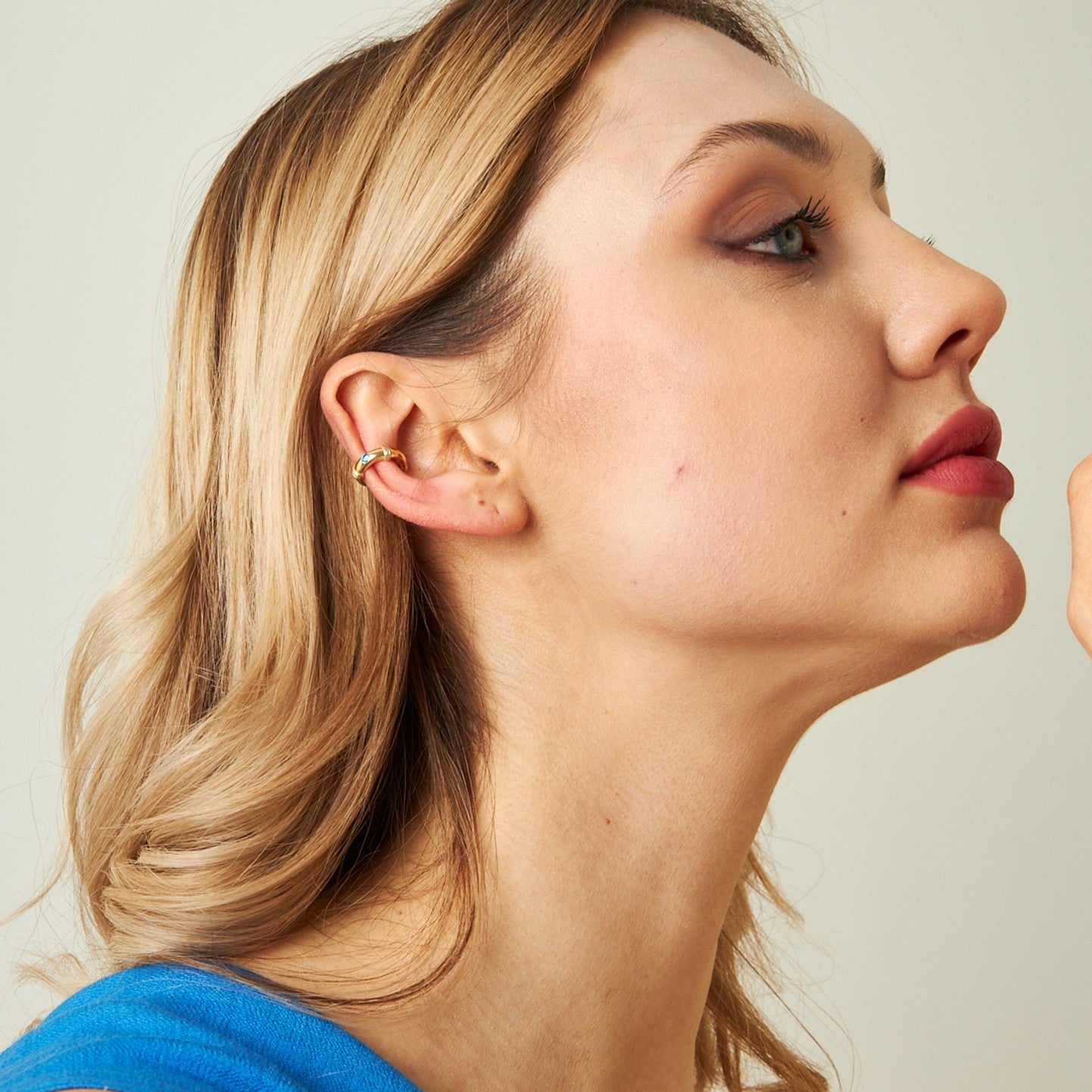 Agua Taşlı Kıkırdak Küpe Model2 - 925 GÜMÜŞ