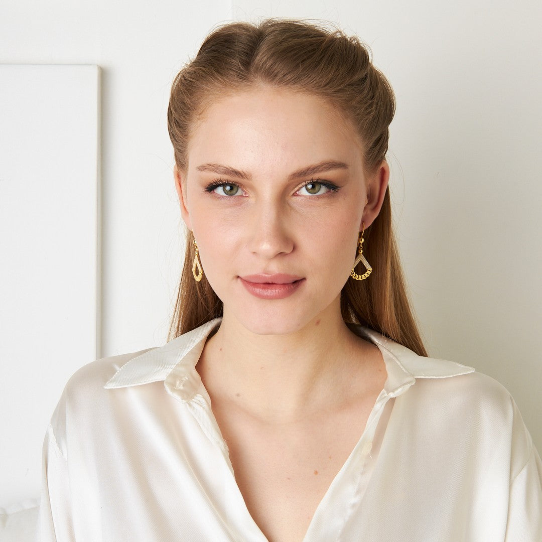 Üçgen Model Taşlı Zincir Küpe - 925 GÜMÜŞ