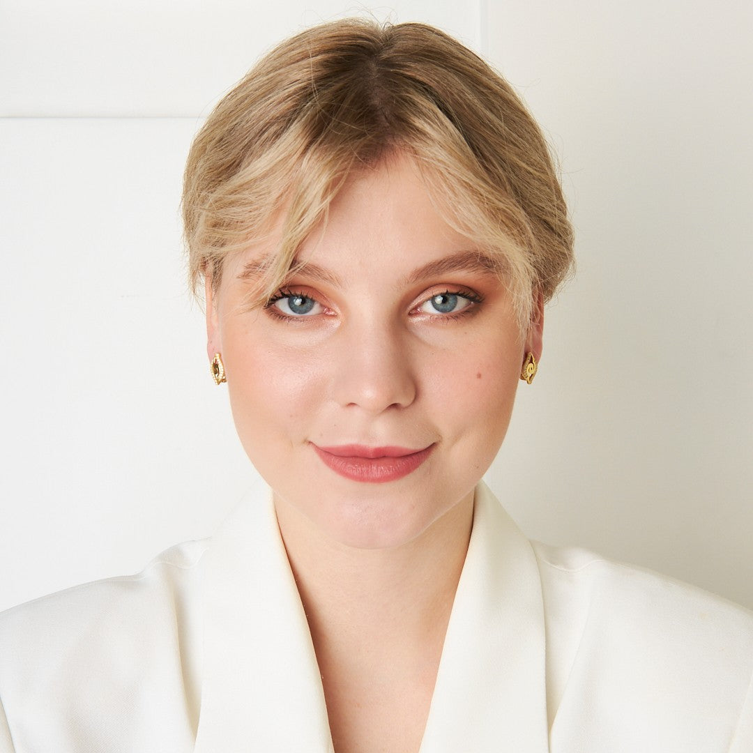 Dalga Detaylı Taşlı Küpe - 925 GÜMÜŞ