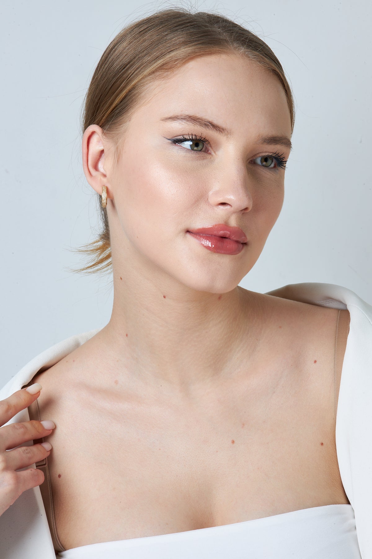 Çemberli Beyaz Halka Küpe - 925 GÜMÜŞ