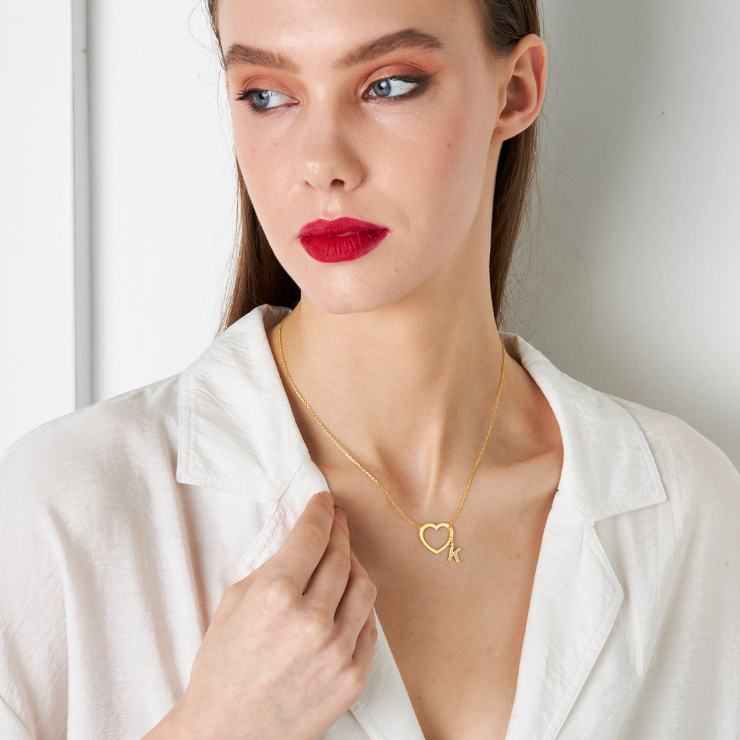 Kalpli Harf Sallantılı Kolye - 925 GÜMÜŞ