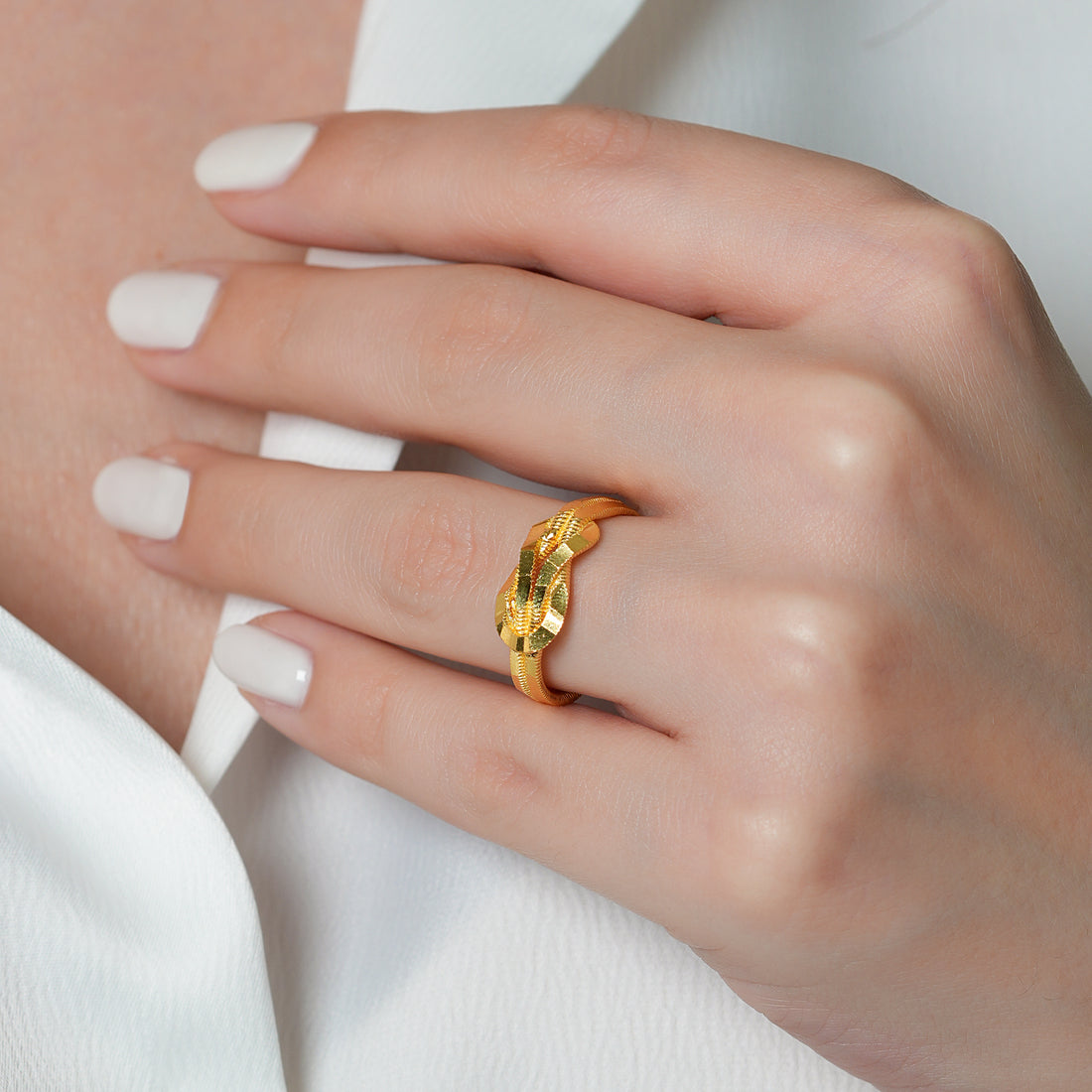 Aşk Düğümü Ajda Yüzük