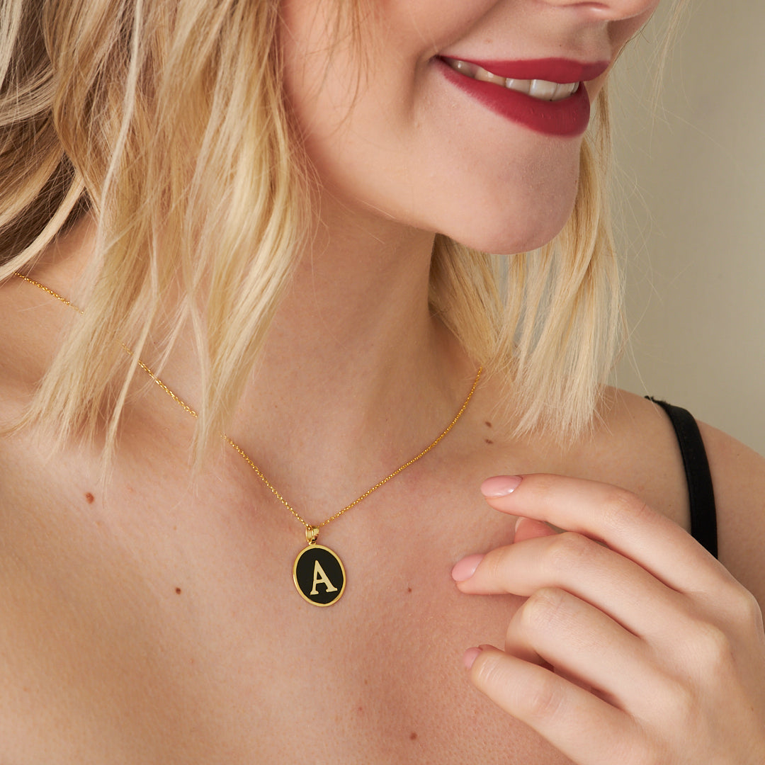 Siyah Mineli Oval Harfli Kolye - 925 GÜMÜŞ