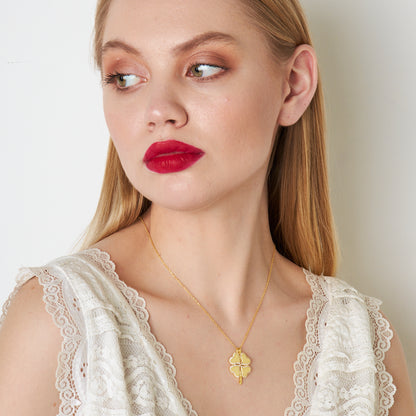 Kalpli Yonca Kolye - 925 GÜMÜŞ