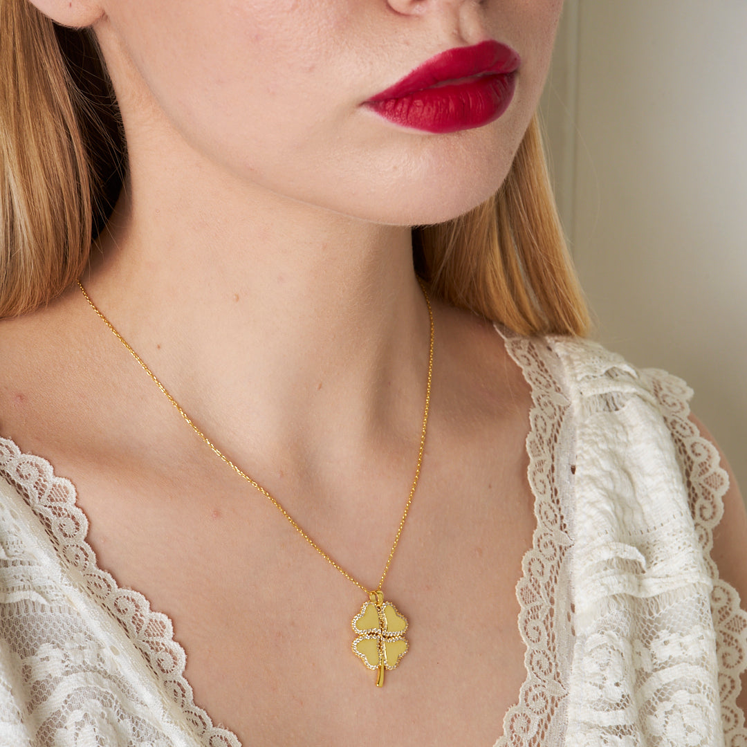 Kalpli Yonca Kolye - 925 GÜMÜŞ