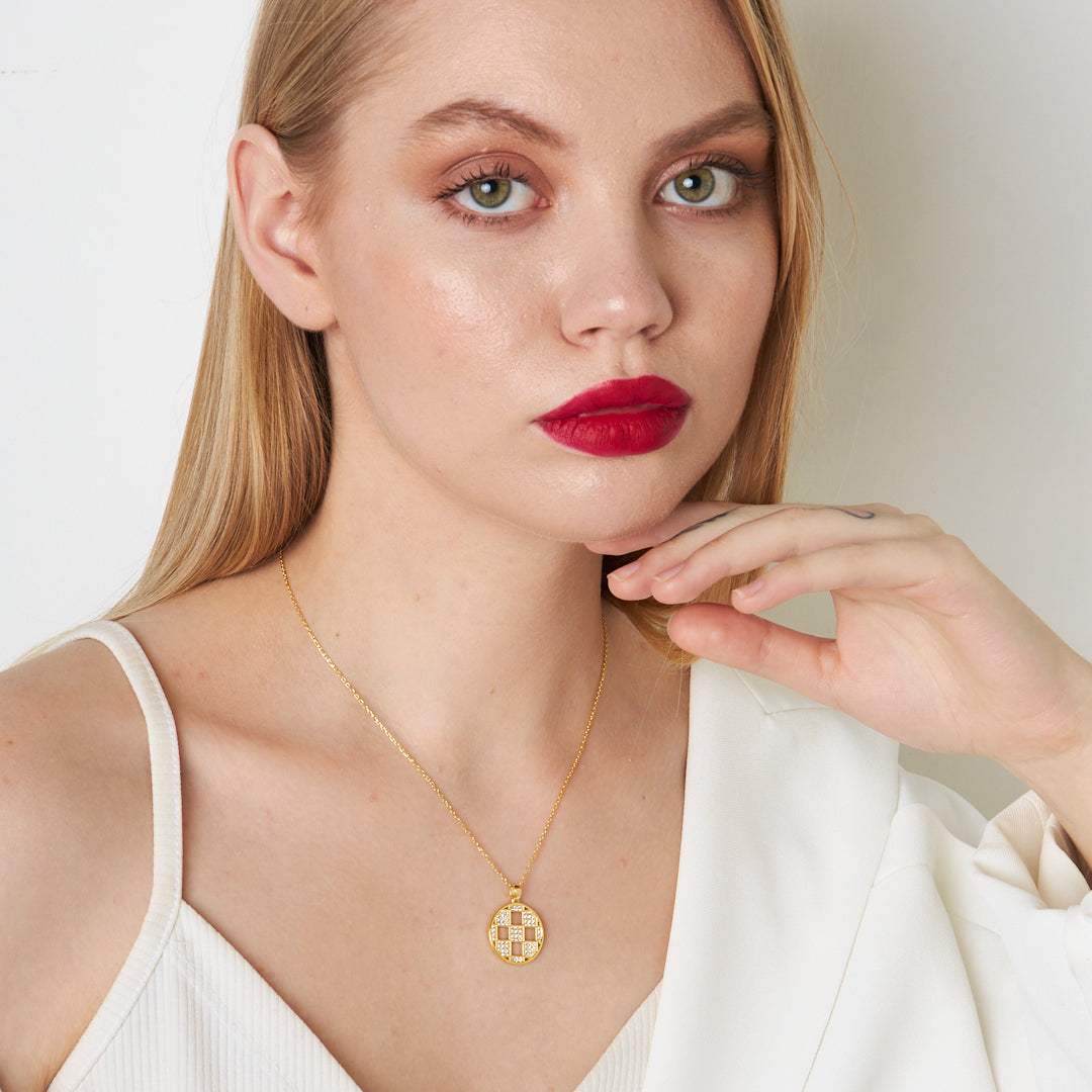 İçi Kare Model Kolye - 925 GÜMÜŞ